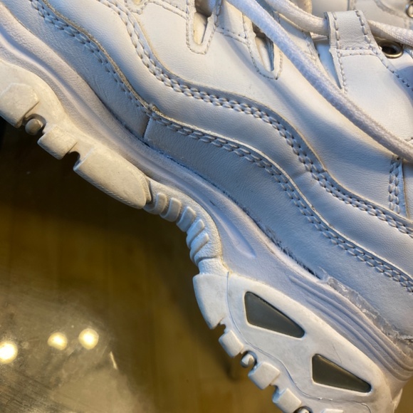 Size 4Y Vintage white Skechers  chunky sports sneakers - Picture 3 of 5